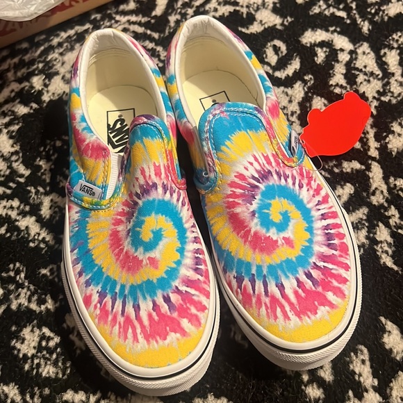 Girls Vans Tie Dye classic slip ons size 3 - Picture 3 of 4